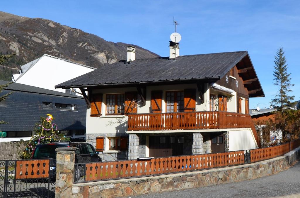 Grand Chalet St Lary centre 13 a 15 pers chalet pied des pistes 8