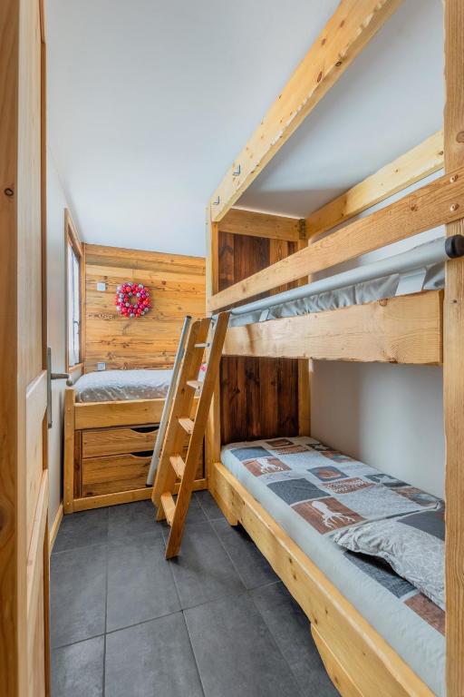 Grand Chalet Standing Avec Jacuzzi a Chamrousse ski 1750 chalet pied des pistes 1