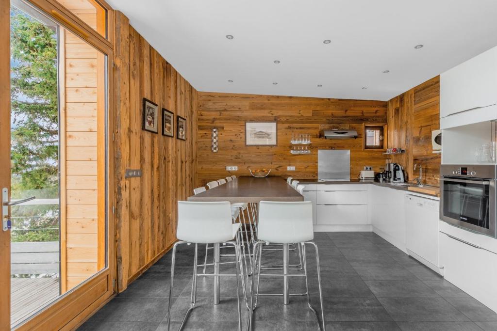 Grand Chalet Standing Avec Jacuzzi a Chamrousse ski 1750 chalet pied des pistes 8