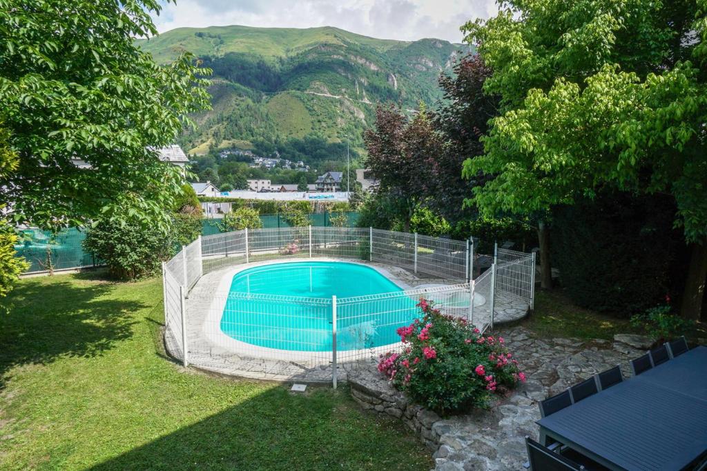 Grand Gite Saint Lary centre pour 15 pers. pouvant accueillir jusqua 17 pers. gite pied des pistes 3
