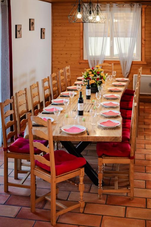 Grand Gite Saint Lary centre pour 15 pers. pouvant accueillir jusqua 17 pers. gite pied des pistes 8