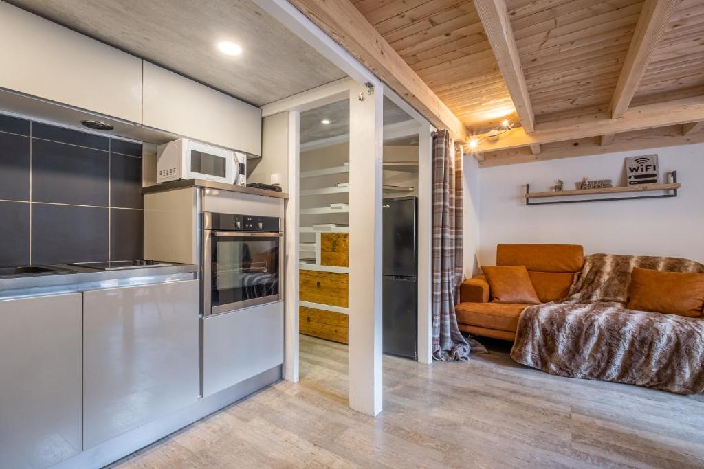 Grand Roc A 3 bedrooms Apartment Next to skilift By Cozee Rentals appartement pied des pistes 10