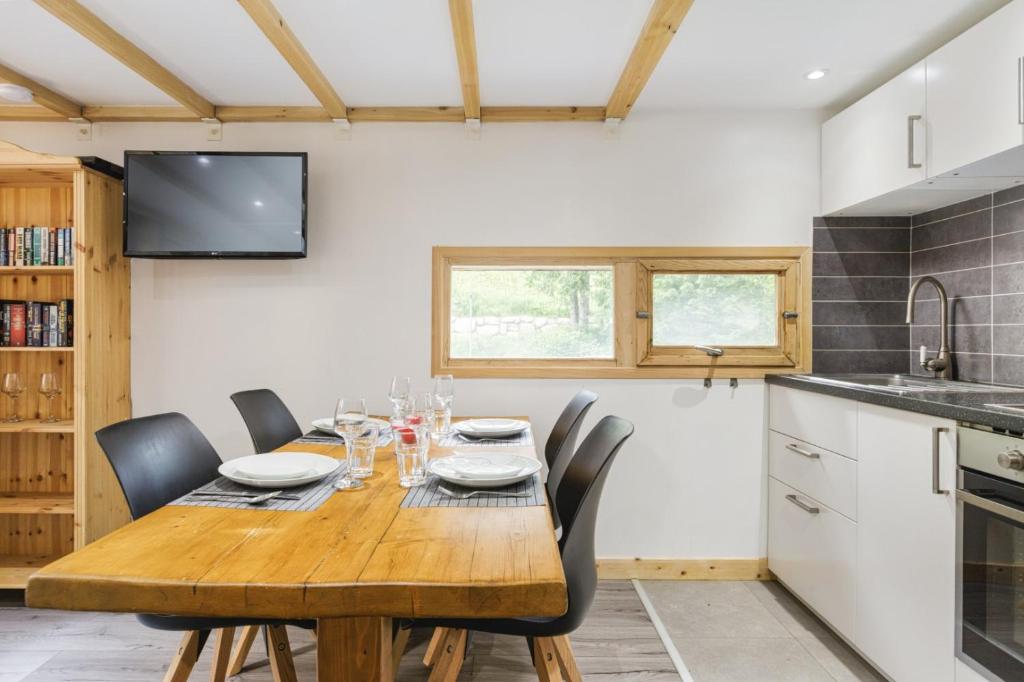 Grand Roc C Modern Apart 2BR Close to Grand Montets Lift By Cozee Rentals appartement pied des pistes 13