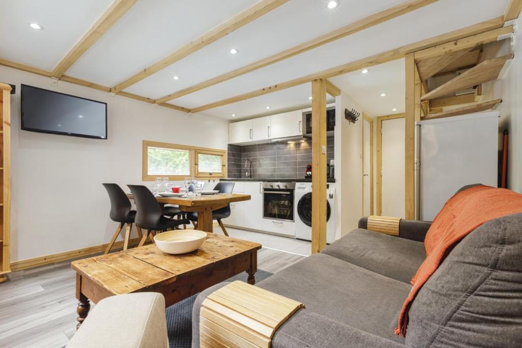 Grand Roc C Modern Apart 2BR Close to Grand Montets Lift By Cozee Rentals appartement pied des pistes 17