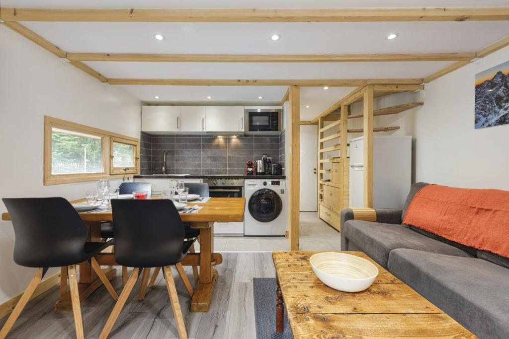 Grand Roc C Modern Apart 2BR Close to Grand Montets Lift By Cozee Rentals appartement pied des pistes 18