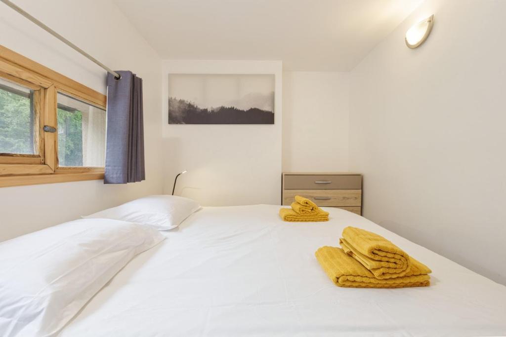 Grand Roc C Modern Apart 2BR Close to Grand Montets Lift By Cozee Rentals appartement pied des pistes 8