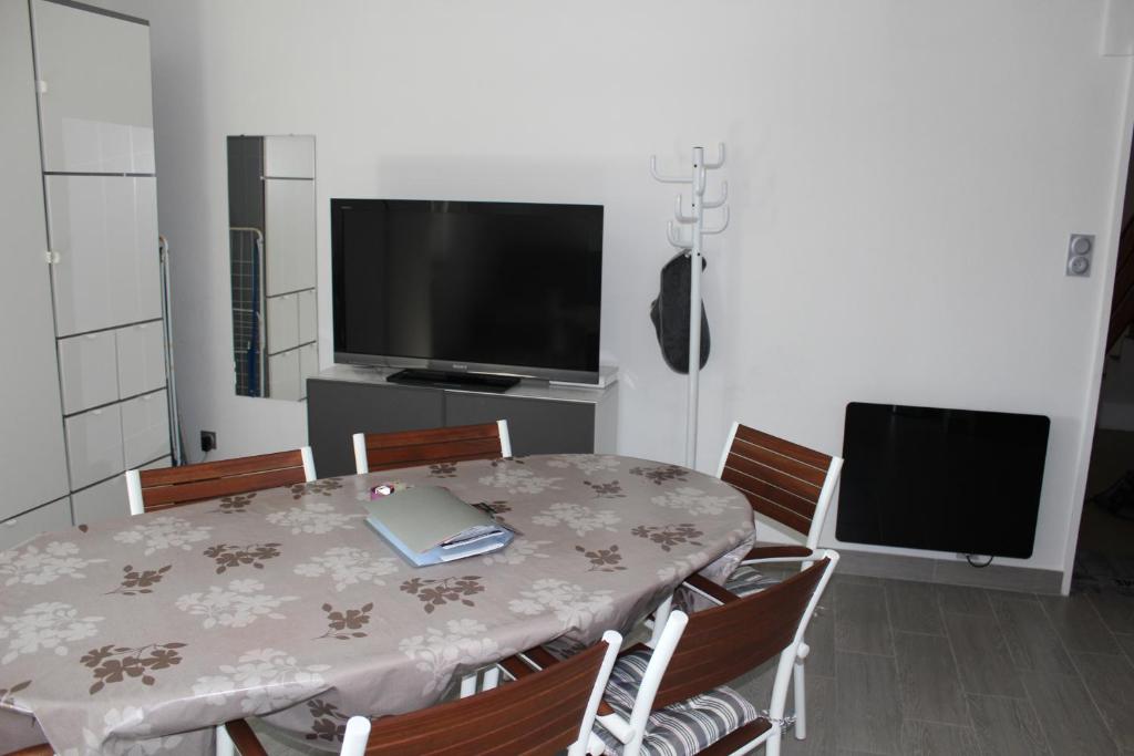 Grand Studio renove tout confort belles prestations Residence du Bois de lOurs appartement pied des pistes 17