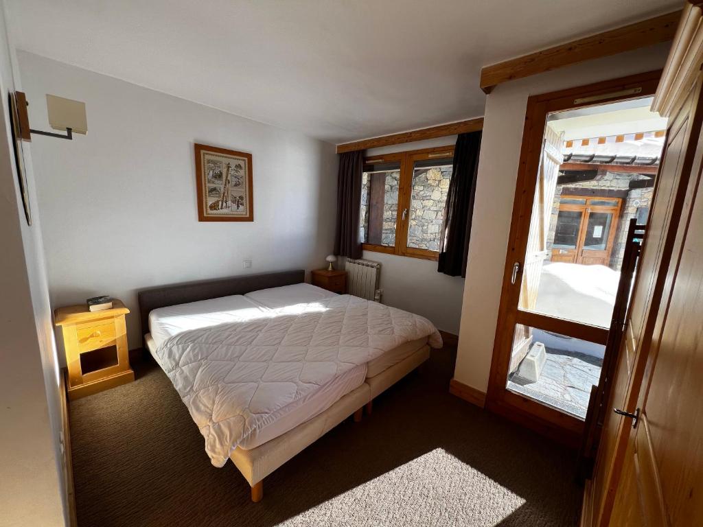 Haut Belle Plagne vue montagnes au pied des pistes proche de lESF espace piscine inclus appartement pied des pistes 1