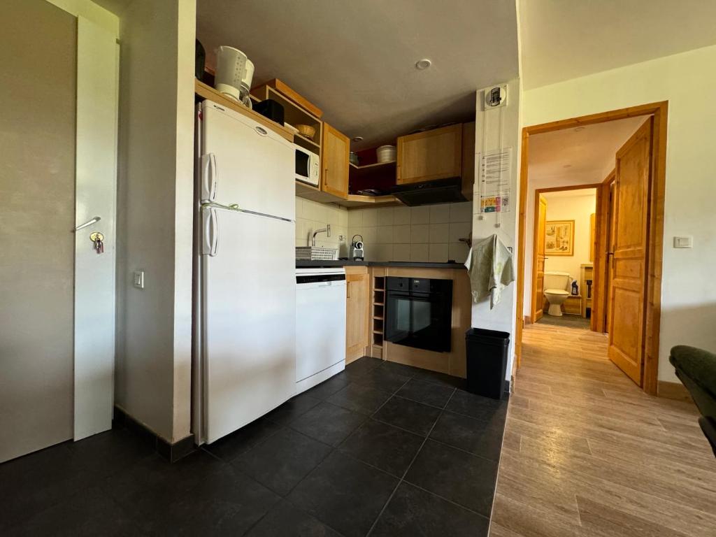 Haut Belle Plagne vue montagnes au pied des pistes proche de lESF espace piscine inclus appartement pied des pistes 13