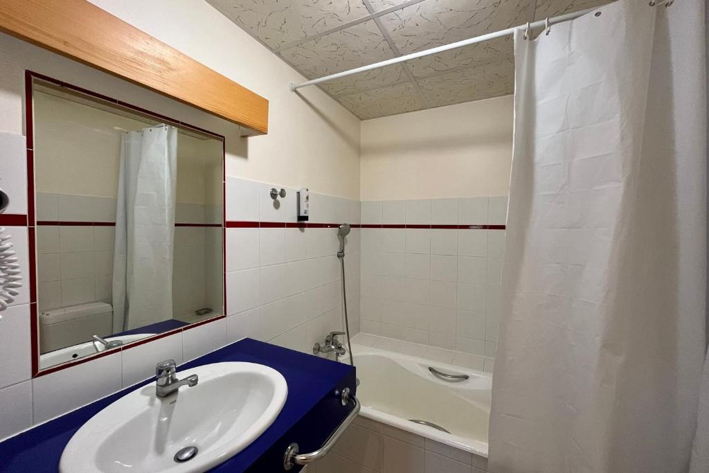 Haven of peace with balcony in Combloux appartement pied des pistes 6