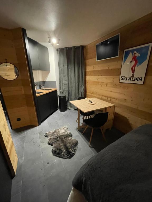 Home Vars. Le studio appartement pied des pistes 11