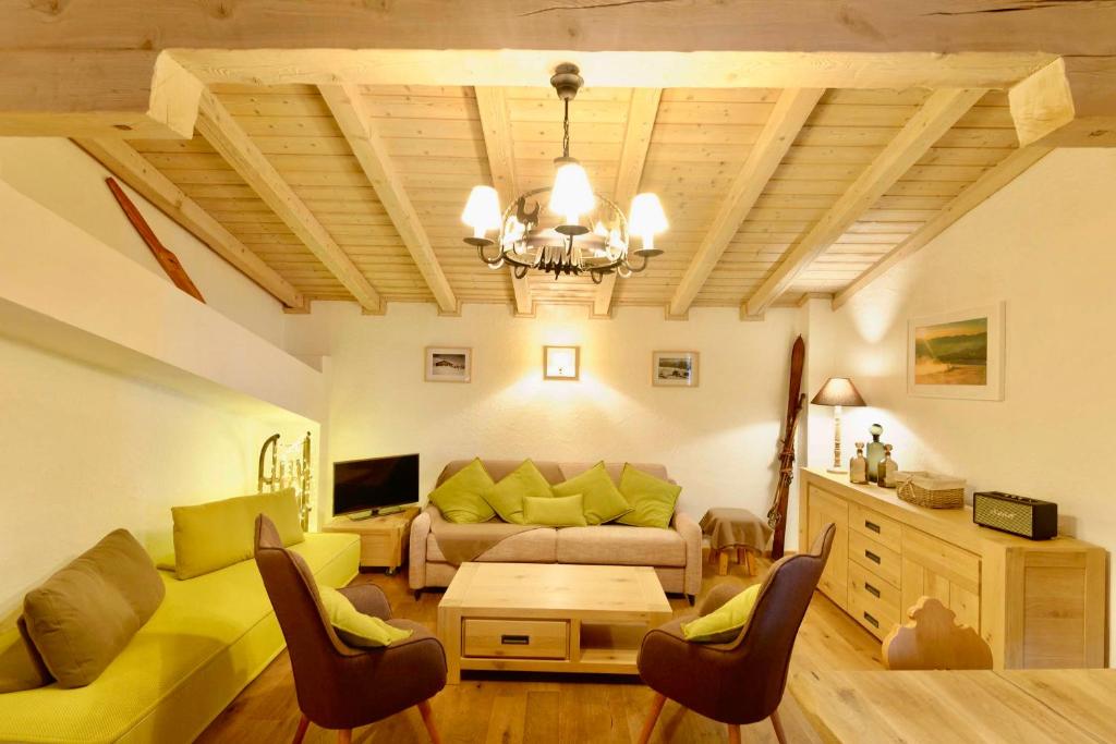 Hotel 3 etoiles Restaurant Le Pilatus Courchevel hotel pied des pistes 1