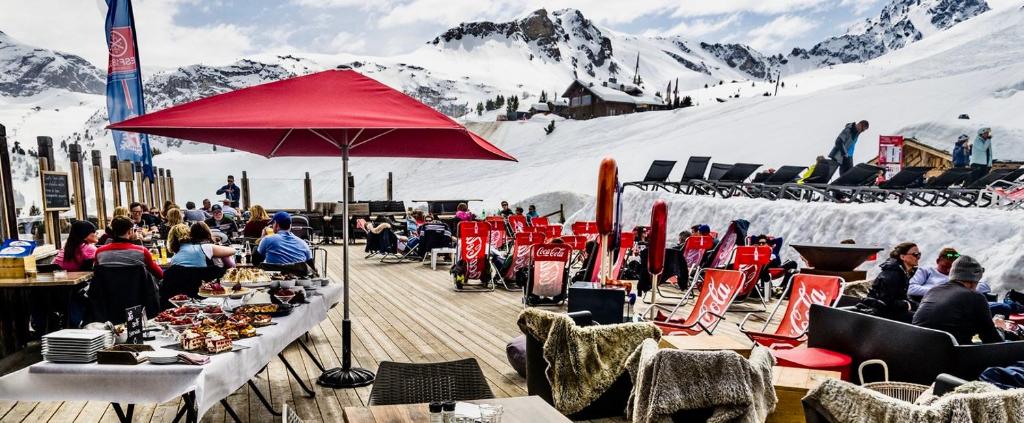 Hotel 3 etoiles Restaurant Le Pilatus Courchevel hotel pied des pistes 10