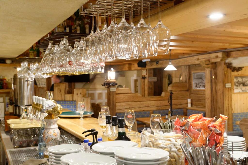 Hotel 3 etoiles Restaurant Le Pilatus Courchevel hotel pied des pistes 11