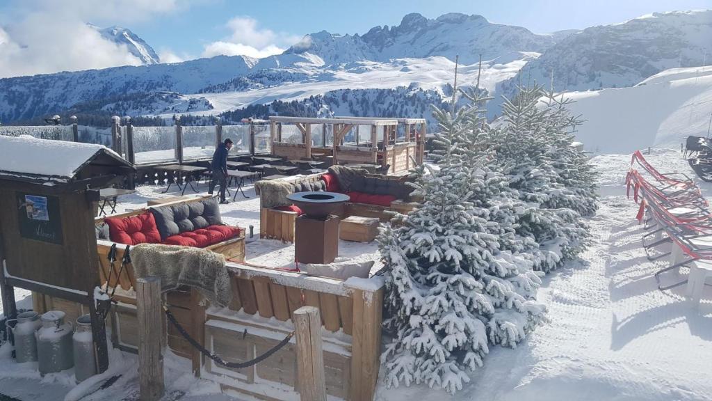 Hotel 3 etoiles Restaurant Le Pilatus Courchevel hotel pied des pistes 13