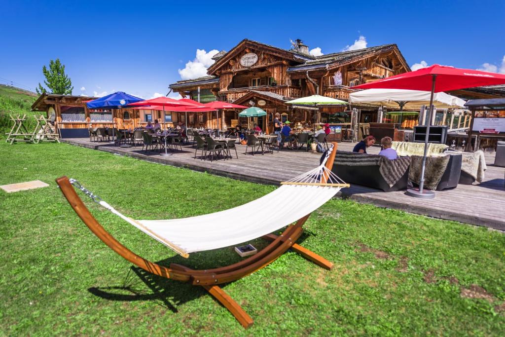 Hotel 3 etoiles Restaurant Le Pilatus Courchevel hotel pied des pistes 16