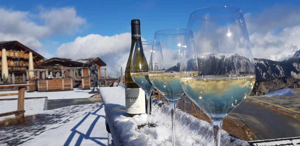 Hotel 3 etoiles Restaurant Le Pilatus Courchevel hotel pied des pistes 4