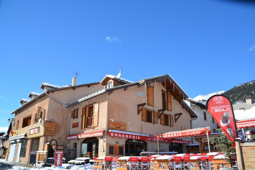 Hotel Alpis Cottia hotel pied des pistes 9