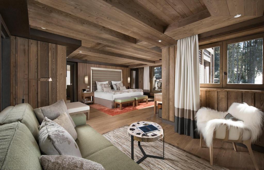 Hotel Barriere Les Neiges Courchevel hotel pied des pistes 9