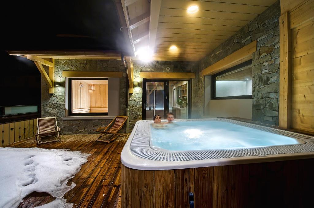 Hotel Chalet Les Ecureuils Restaurant Sauna Spa Garage hotel pied des pistes 2