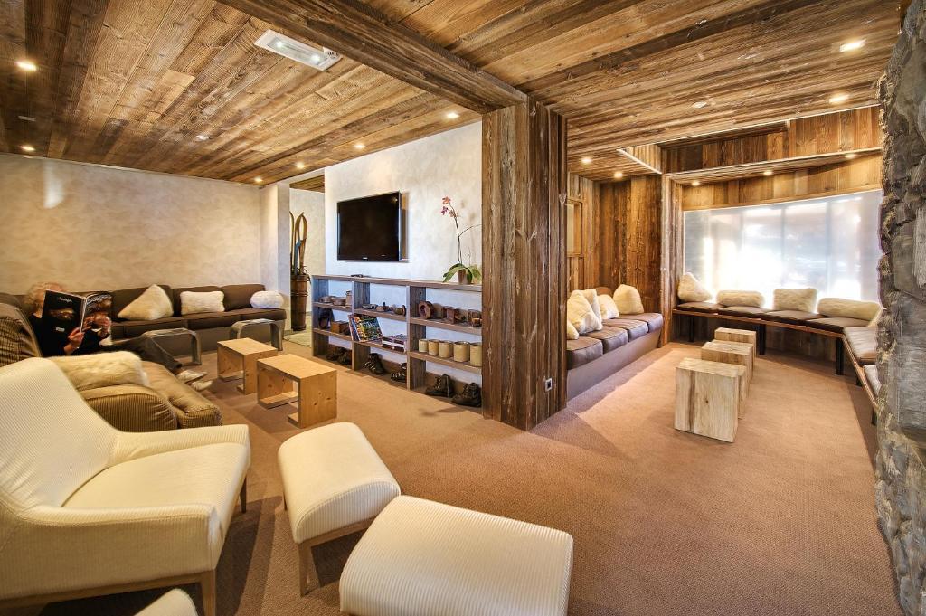 Hotel Chalet Les Ecureuils Restaurant Sauna Spa Garage hotel pied des pistes 5