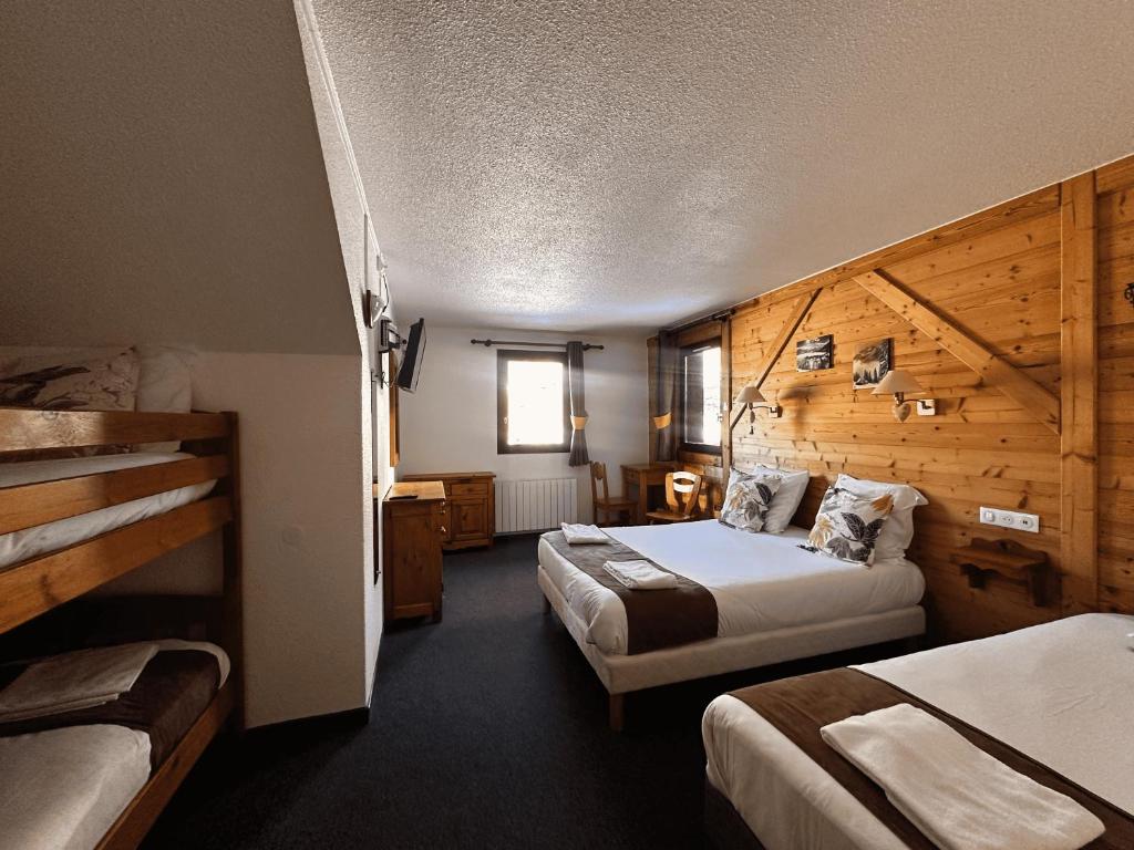 Hotel Club Les Carrettes hotel pied des pistes 1
