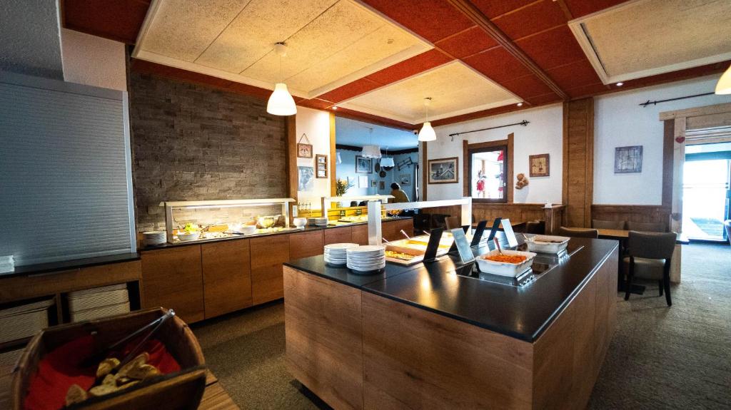 Hotel Club Les Carrettes hotel pied des pistes 15