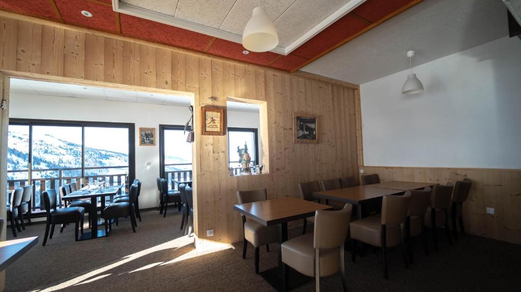 Hotel Club Les Carrettes hotel pied des pistes 16