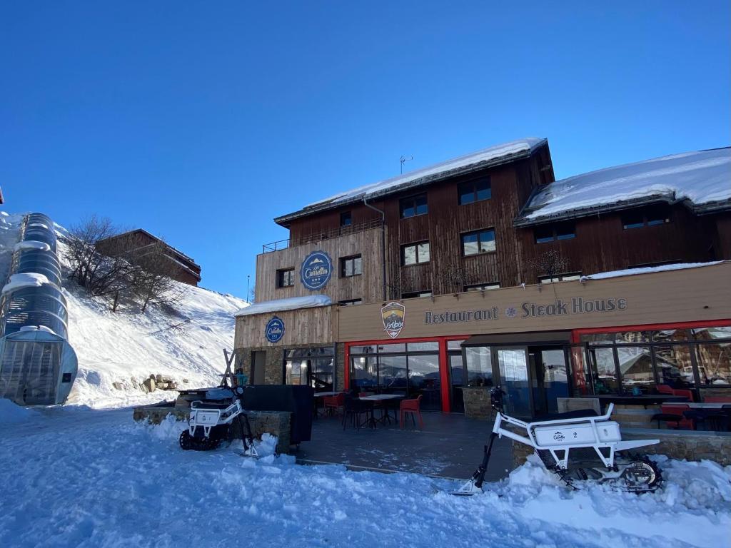 Hotel Club Les Carrettes hotel pied des pistes