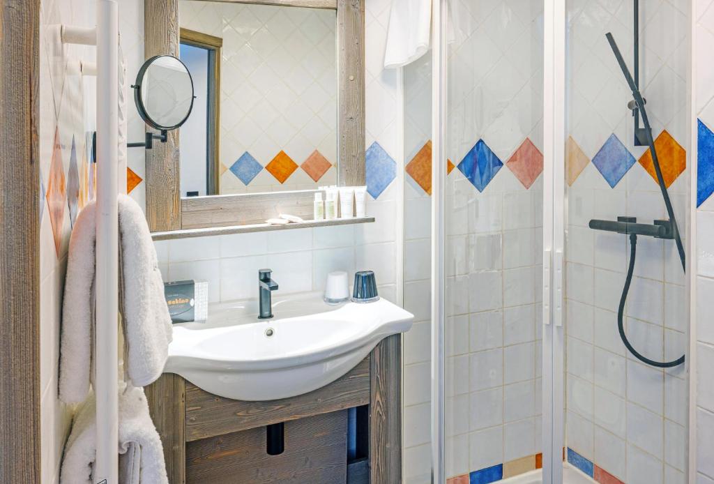 Hotel LAigle du Montana by Les Etincelles hotel pied des pistes 17
