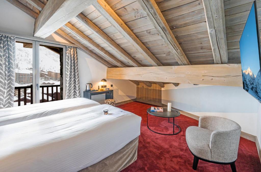 Hotel LAigle du Montana by Les Etincelles hotel pied des pistes 18