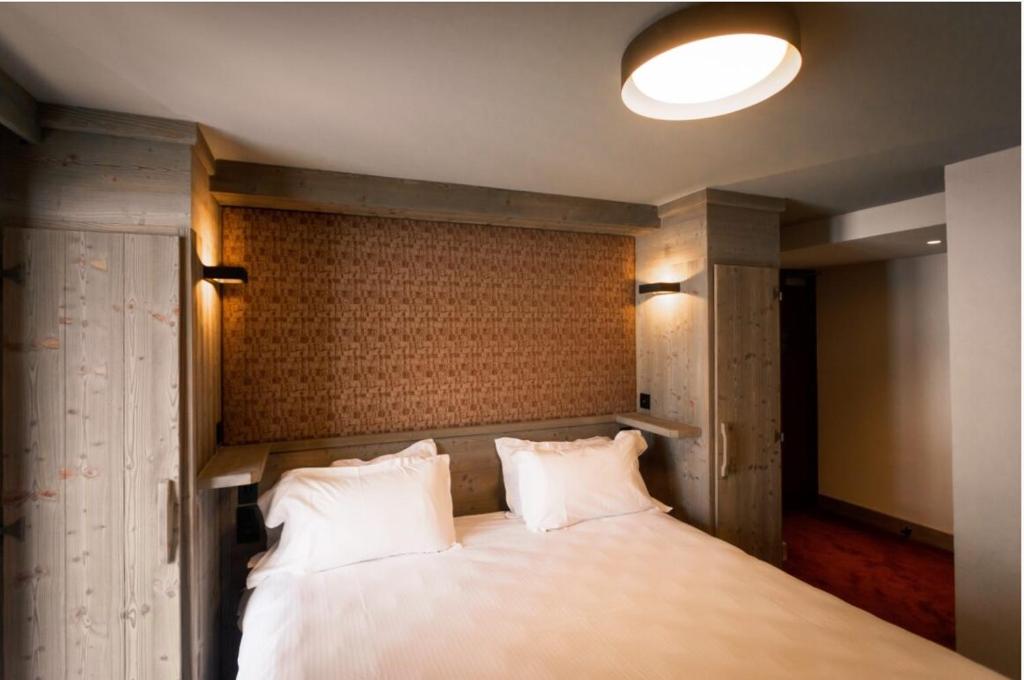 Hotel LAigle du Montana by Les Etincelles hotel pied des pistes 8