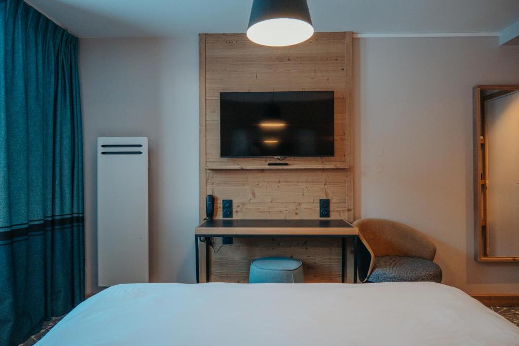 Hotel LEden des Cimes Vacances Bleues Belle Plagne 2100 hotel pied des pistes 13