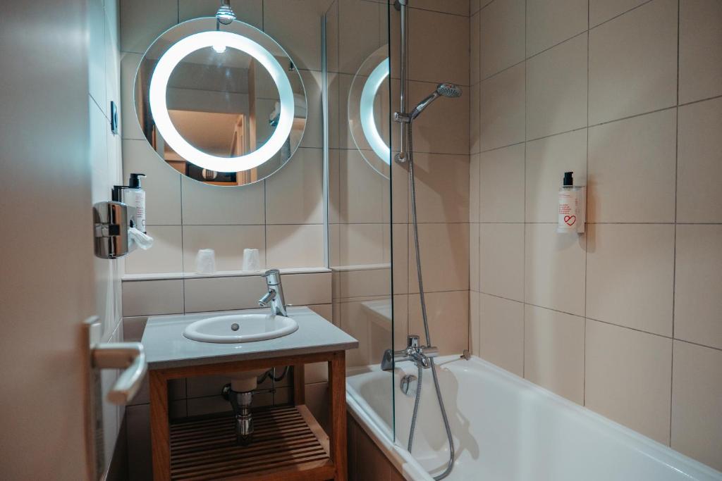 Hotel LEden des Cimes Vacances Bleues Belle Plagne 2100 hotel pied des pistes 2