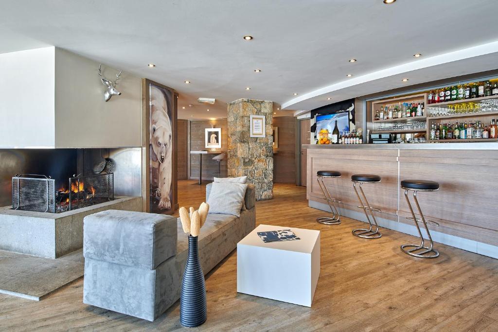 Hotel LEden des Cimes Vacances Bleues Belle Plagne 2100 hotel pied des pistes 3