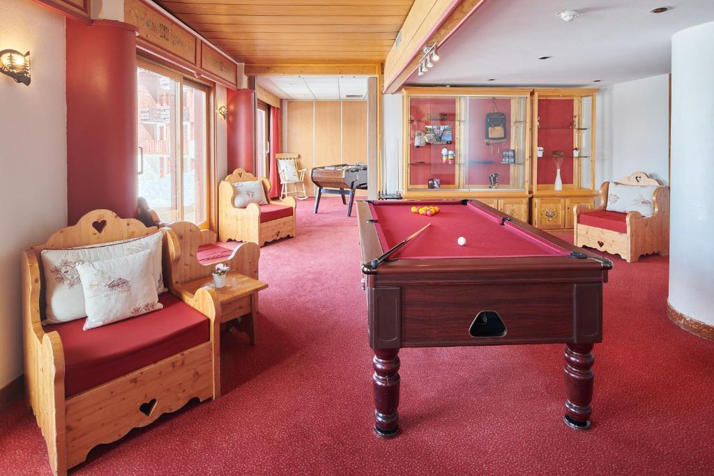 Hotel LEden des Cimes Vacances Bleues Belle Plagne 2100 hotel pied des pistes 4