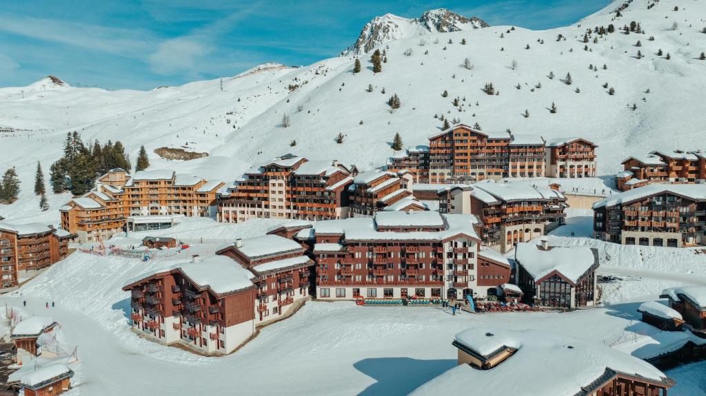 Hotel LEden des Cimes Vacances Bleues Belle Plagne 2100 hotel pied des pistes 9