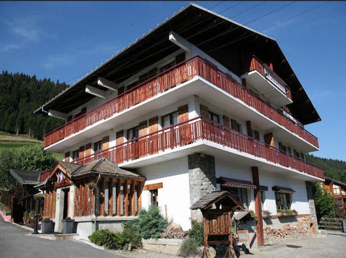 Hotel La Chaumiere hotel pied des pistes 4