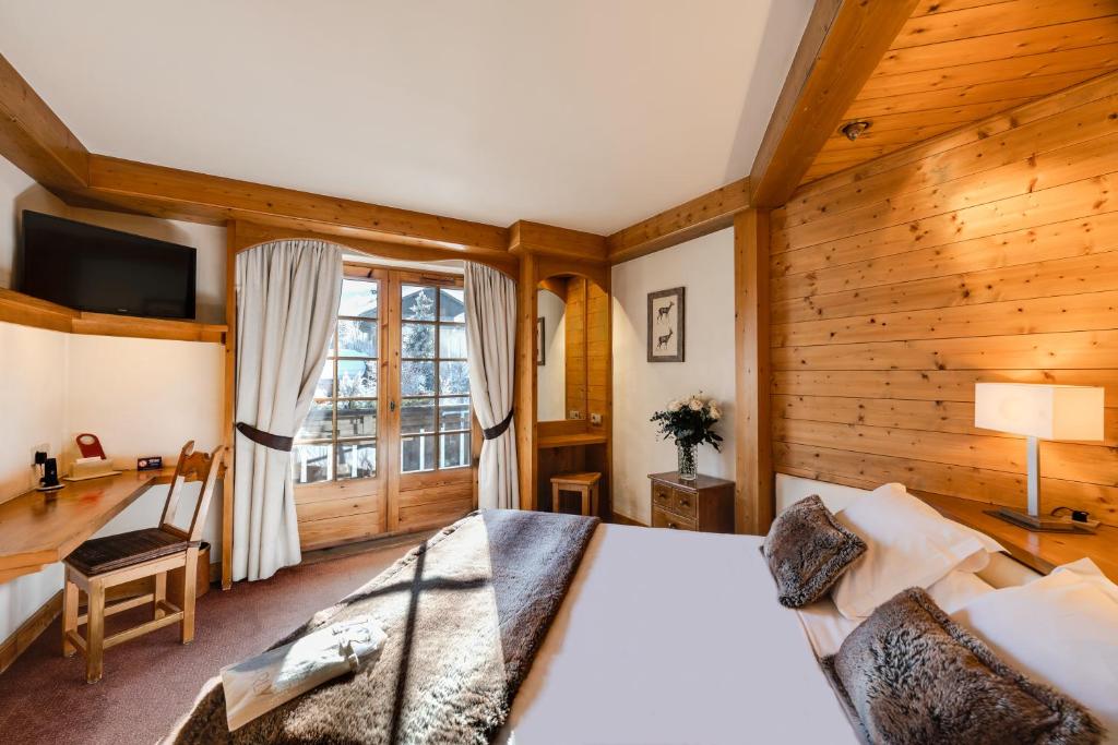 Hotel La Grange dArly hotel pied des pistes 12