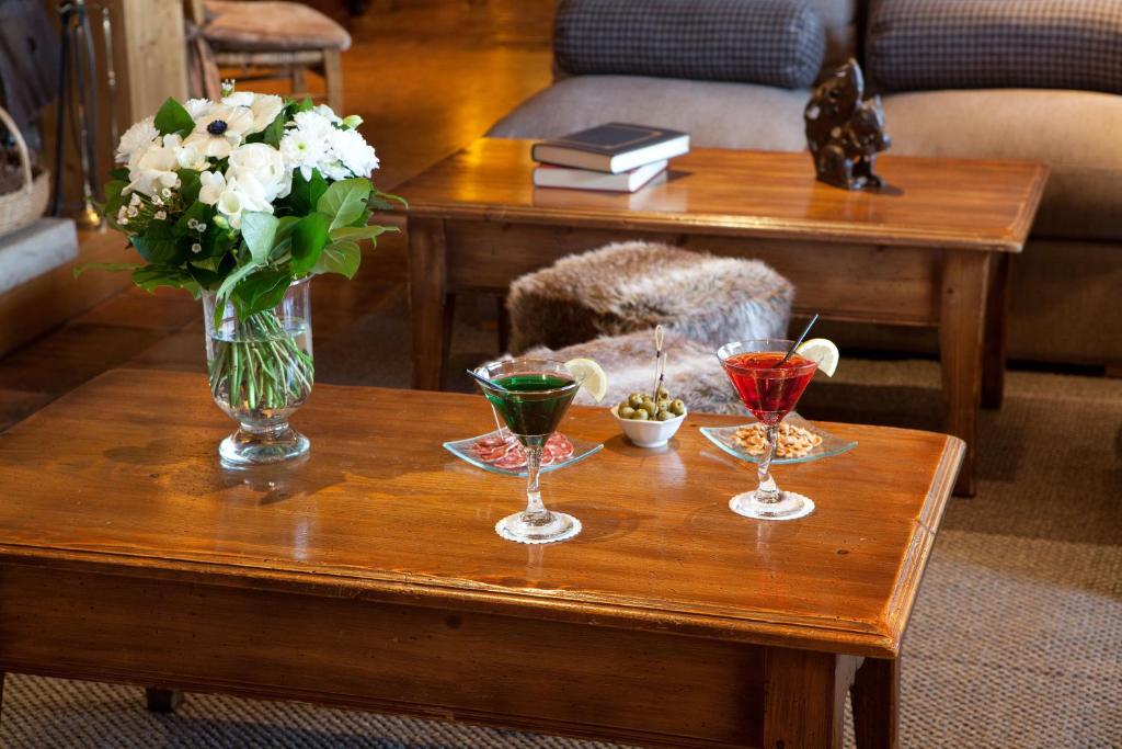 Hotel La Grange dArly hotel pied des pistes 8