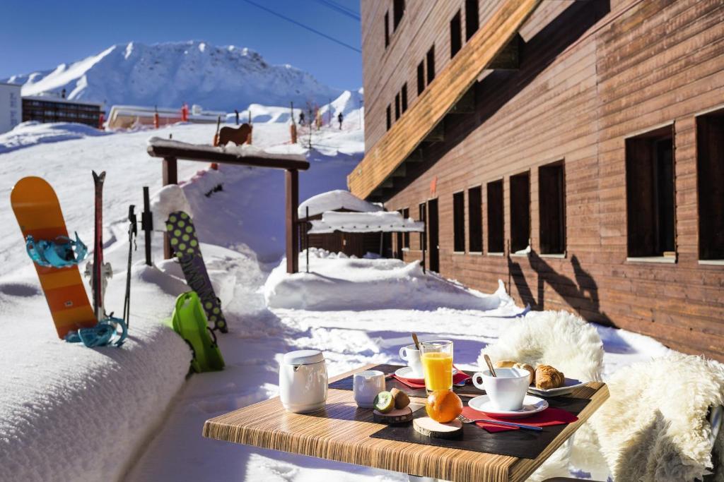 Hotel La Plagne Le Terra Nova hotel pied des pistes 12