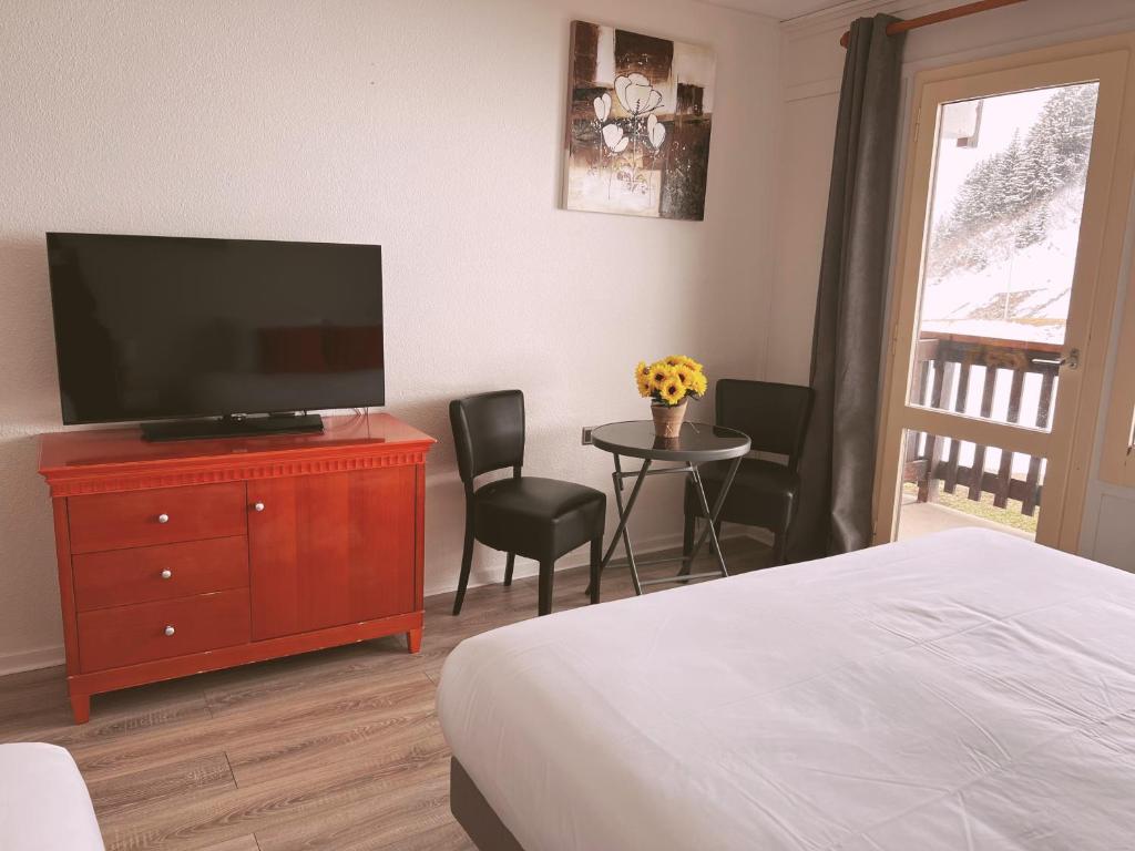 Hotel La Tarentaise hotel pied des pistes 1