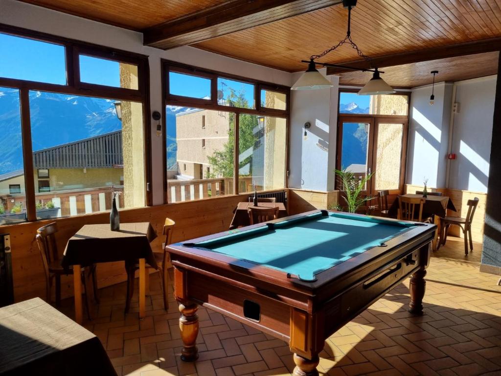 Hotel Le Beau Site hotel pied des pistes 13