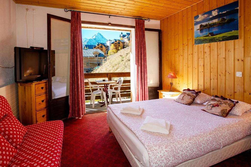Hotel Le Cairn hotel pied des pistes 1