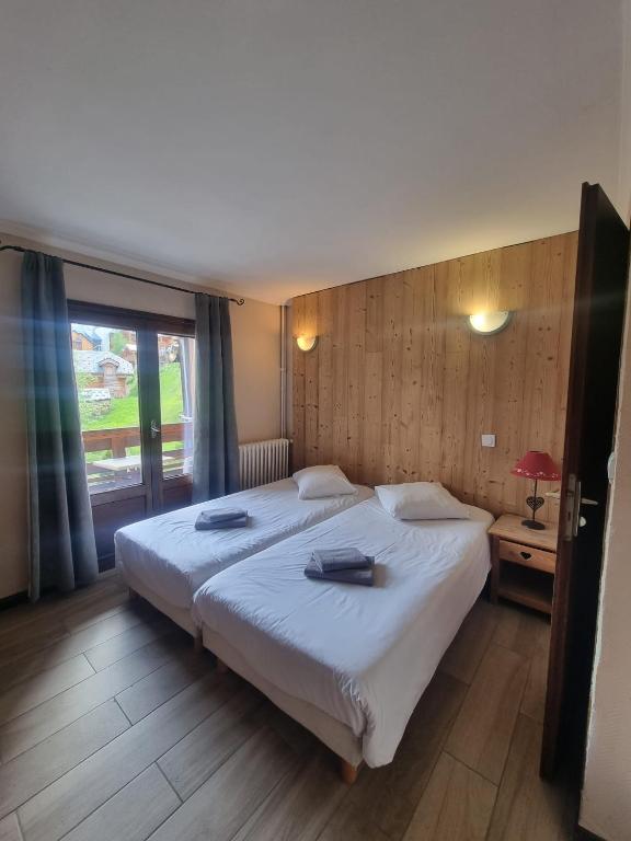 Hotel Le Cairn hotel pied des pistes 11