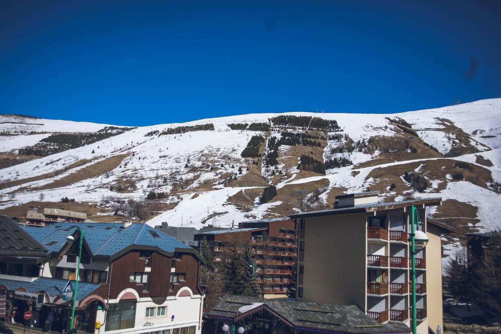 Hotel Le Cairn hotel pied des pistes 18