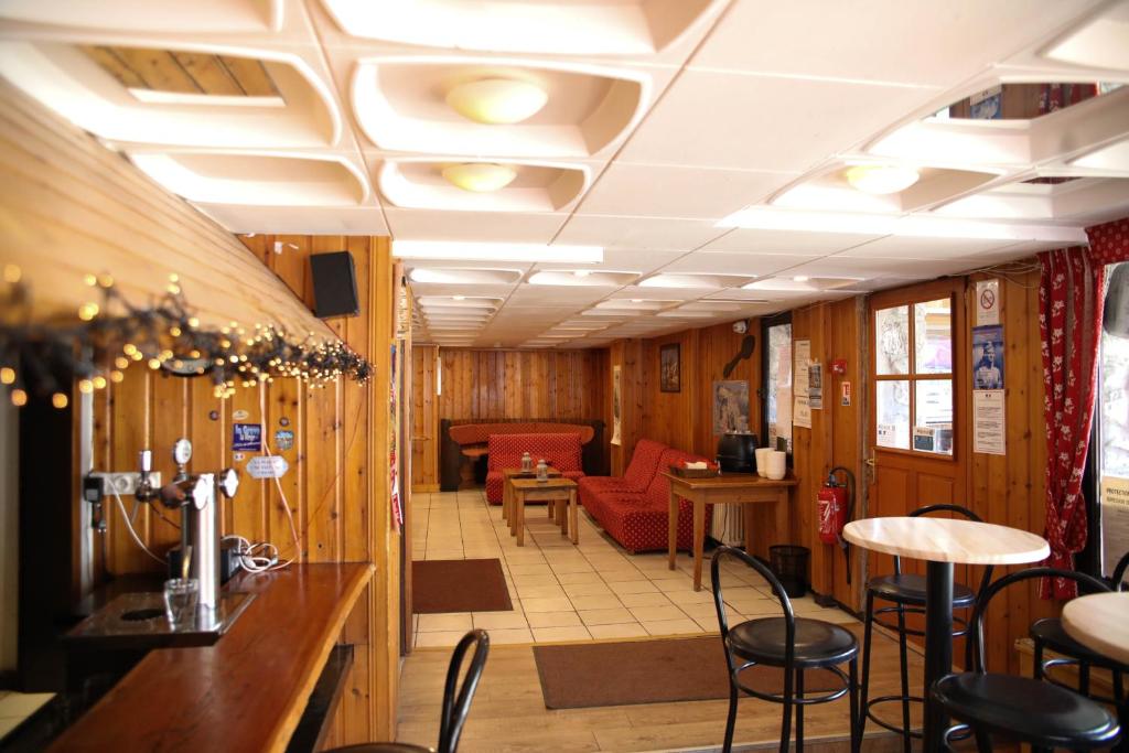 Hotel Le Cairn hotel pied des pistes 7