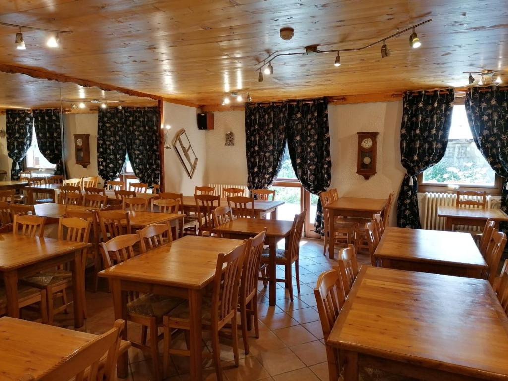 Hotel Le Lievre Blanc hotel pied des pistes 11