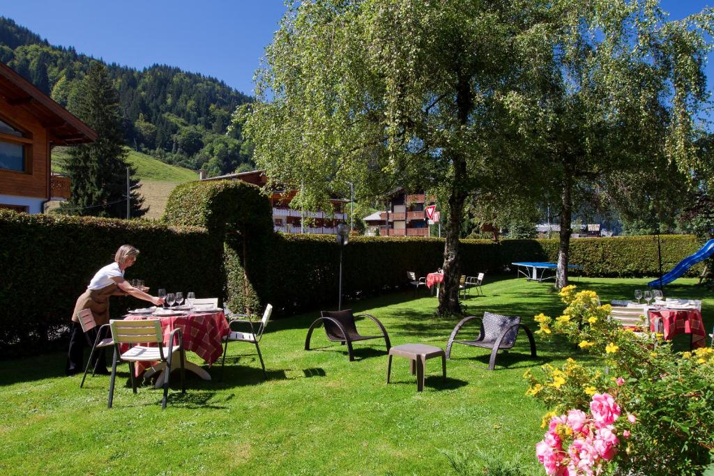 Hotel Le Sporting hotel pied des pistes 14