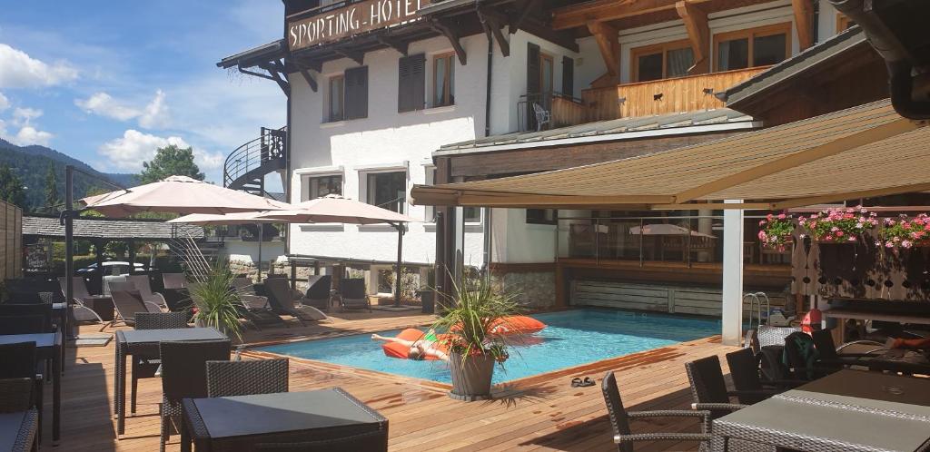 Hotel Le Sporting hotel pied des pistes 6